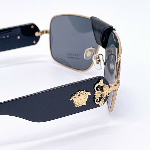 New Versace Black w/ Gold Accent Unisex Sunglasses - Picture 6 of 8